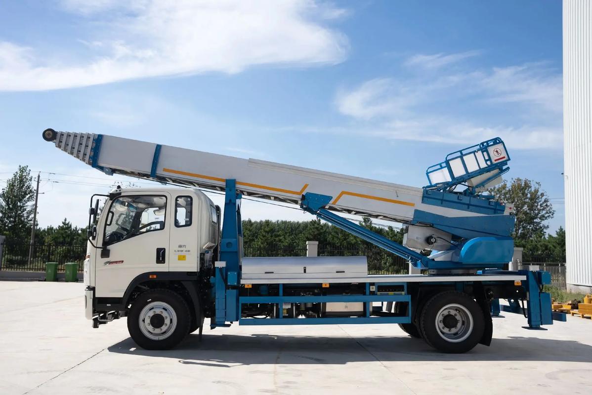 随县云梯上料车租赁费用