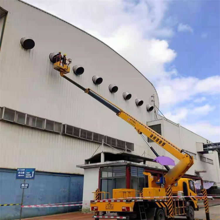 随县高空作业车出租服务：专业广告牌安装解决方案